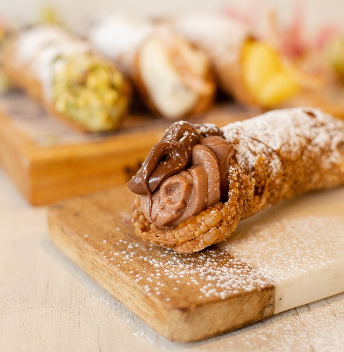 CANNOLI NUTELLA